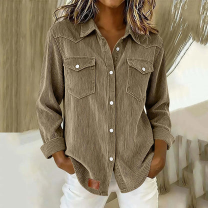 Camisa de mujer a rayas con botones y bolsillos