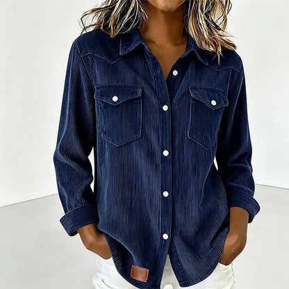 Camisa de mujer a rayas con botones y bolsillos