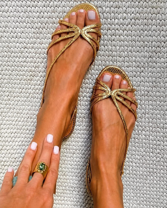 Ginevra | Sandalias doradas para una refinada elegancia veraniega