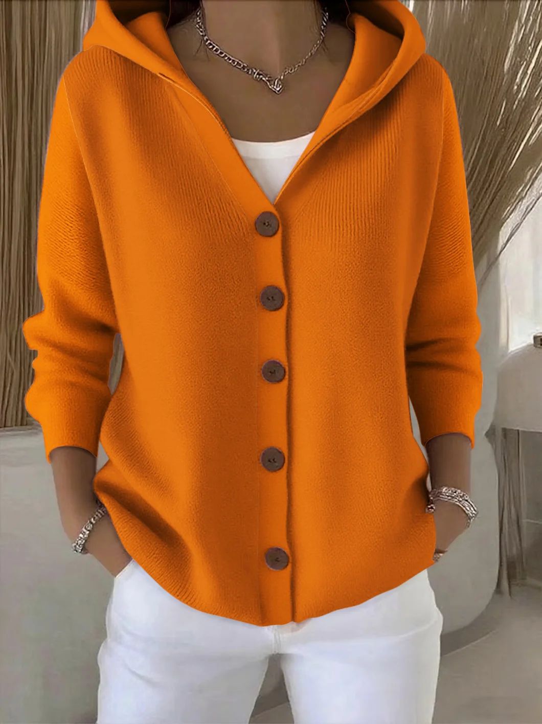 Darienne Cardigan de Punto con Capucha y Botones – Elegancia y Comodidad