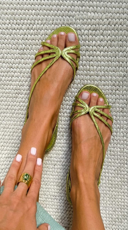 Ginevra | Sandalias doradas para una refinada elegancia veraniega