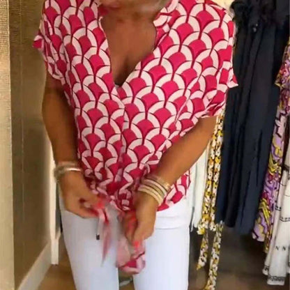 Blusa estampada mujer con cuello en V y mangas cortas